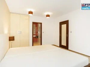 Pronájem bytu 2+kk, Plzeň, U Borského parku, 52 m2