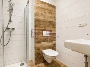 Pronájem bytu 1+kk, Jindřichův Hradec - Jindřichův Hradec I, nám. Míru, 20 m2