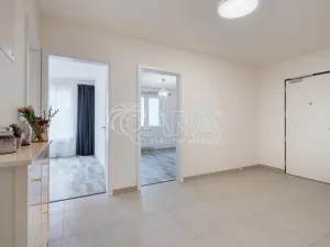 Pronájem bytu 3+kk, Praha - Vysočany, Strnadových, 83 m2