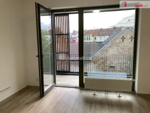 Pronájem bytu 2+kk, Plzeň, Na Roháči, 64 m2