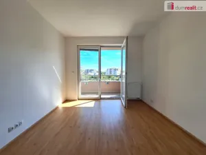 Pronájem bytu 2+kk, Praha, Hlučkova, 63 m2