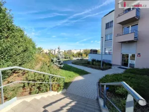 Pronájem bytu 2+kk, Praha, Hlučkova, 63 m2