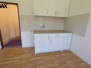 Prodej bytu 1+kk, Jindřichův Hradec - Otín, 20 m2