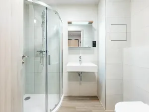 Pronájem bytu 2+kk, Praha - Hlubočepy, Na Zlíchově, 37 m2
