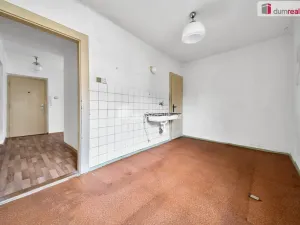 Prodej bytu 2+1, Ostrov, Palackého, 74 m2