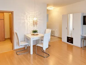 Prodej bytu 1+kk, Praha - Kyje, Sicherova, 30 m2