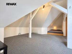 Pronájem bytu 2+kk, Praha - Vinohrady, Hradešínská, 65 m2