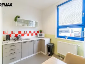 Pronájem kanceláře, Tuchoměřice, U Špejcharu, 107 m2