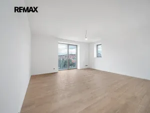 Prodej bytu 3+kk, Moravany, Květná, 79 m2