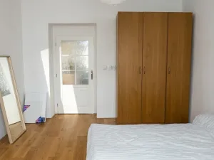 Pronájem bytu 2+kk, Praha, Lucemburská, 47 m2