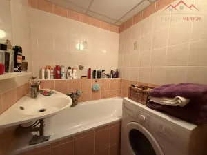 Prodej bytu 2+1, Chomutov, Dřínovská, 62 m2