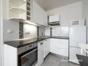 Pronájem bytu 1+kk, Praha - Řepy, Vondroušova, 35 m2