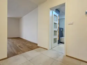 Prodej bytu 1+kk, Bystřice nad Pernštejnem, Masarykovo náměstí, 40 m2