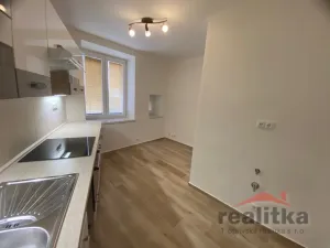 Pronájem bytu 2+1, Opava - Předměstí, Nákladní, 60 m2