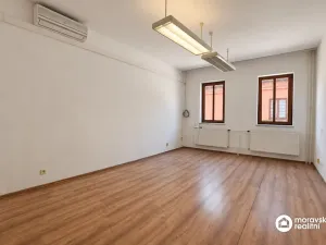 Pronájem obchodního prostoru, Ivančice, Jana Schwarze, 100 m2