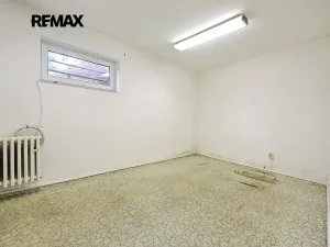 Pronájem obchodního prostoru, Plzeň, Na Roudné, 150 m2