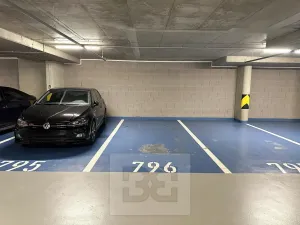 Pronájem garážového stání, Praha - Modřany, Mezi vodami, 15 m2