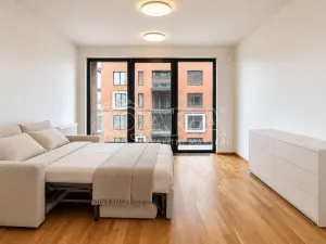 Pronájem bytu 1+kk, Praha - Karlín, Švarcova, 36 m2