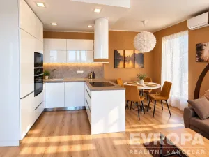 Prodej bytu 3+kk, Praha - Malešice, Nad úžlabinou, 65 m2