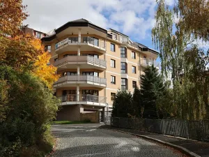 Prodej bytu 4+1, Karlovy Vary, Tylova, 182 m2