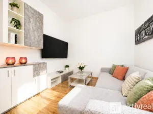 Prodej činžovního domu, Dolní Zálezly, Mírové náměstí, 250 m2