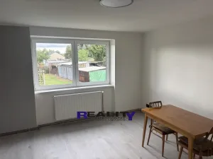 Prodej bytu 2+1, Vroutek, Husova, 60 m2