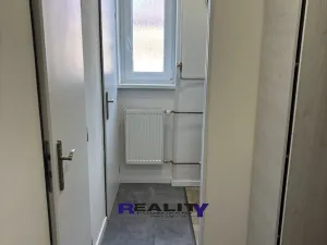 Prodej bytu 2+1, Vroutek, Husova, 60 m2