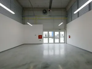 Pronájem obchodního prostoru, Praha - Malešice, Tiskařská, 330 m2