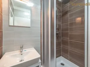 Prodej bytu 2+kk, Tachov, Na Třešňovce, 37 m2