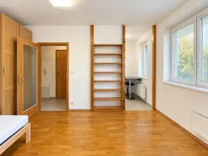 Pronájem bytu 1+kk, Praha - Troja, Vřesová, 26 m2
