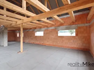 Prodej rodinného domu, Rovensko pod Troskami, 252 m2