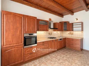 Prodej rodinného domu, Žerůtky, 193 m2