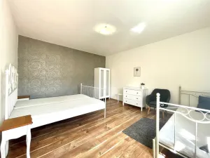 Pronájem bytu 1+1, Praha - Smíchov, Radlická, 35 m2