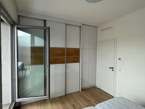 Pronájem bytu 2+kk, Praha - Karlín, Křižíkova, 48 m2