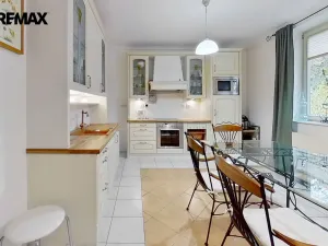 Prodej bytu 3+1, Karlovy Vary, Mariánskolázeňská, 141 m2