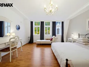 Prodej bytu 3+1, Karlovy Vary, Mariánskolázeňská, 141 m2