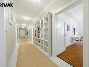 Prodej bytu 3+1, Karlovy Vary, Mariánskolázeňská, 141 m2