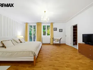 Prodej bytu 3+1, Karlovy Vary, Mariánskolázeňská, 141 m2