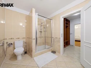 Prodej bytu 3+1, Karlovy Vary, Mariánskolázeňská, 141 m2