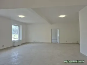 Pronájem restaurace, Žatec, Husitské náměstí, 300 m2