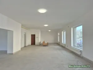 Pronájem restaurace, Žatec, Husitské náměstí, 300 m2
