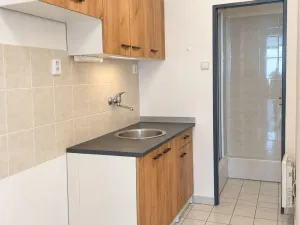 Pronájem kanceláře, Praha - Žižkov, Hartigova, 145 m2