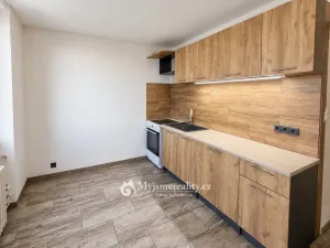 Pronájem bytu 2+1, Znojmo, Dukelských bojovníků, 55 m2