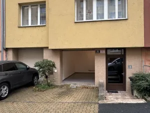 Pronájem garáže, Brno, Helfertova, 12 m2