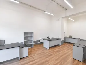 Pronájem kanceláře, Praha - Horní Počernice, Komárovská, 210 m2