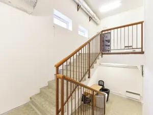 Pronájem kanceláře, Praha - Horní Počernice, Komárovská, 210 m2