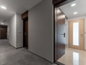 Pronájem bytu 1+kk, Praha - Vysočany, Bassova, 28 m2