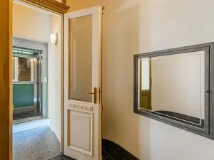 Pronájem bytu 4+1, Praha - Nové Město, Odborů, 100 m2