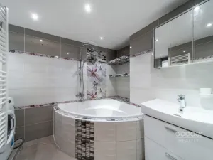 Prodej bytu 2+kk, Praha - Vysočany, Na břehu, 56 m2