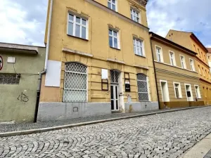 Pronájem bytu 1+1, Chomutov, Klostermannova, 41 m2